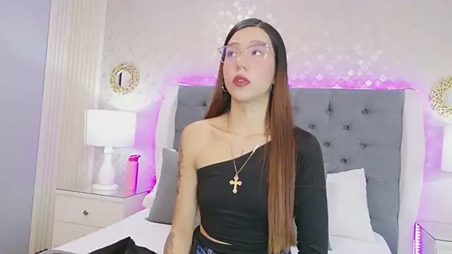 VioletFroost online show from 03/11/26, 07:20