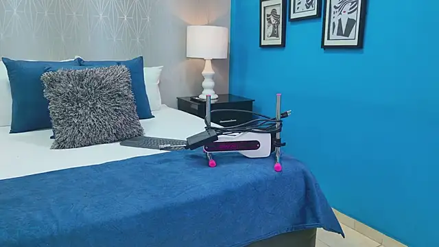 VioletFroost online show from 04/13/26, 07:19