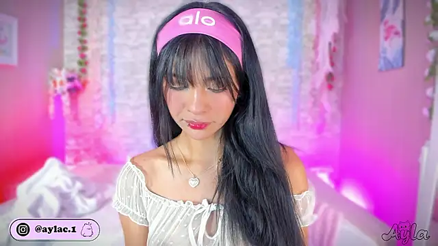 ayla lux online show from 03/24/26, 04:50