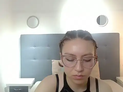 Snapshot of mia_vegga chatting on 01/10/26, 08:21 mia vegga online show from 01/10/26, 08:21