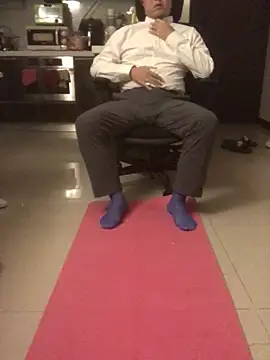 W0Ijn online show from 04/14/26, 02:01