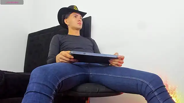 Snapshot of camilo_model chatting on 03/01/26, 02:57 camilo model online show from 03/01/26, 02:57