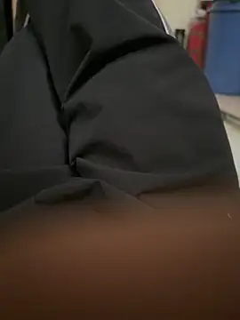 zxcvgf12300 online show from 04/24/26, 10:18