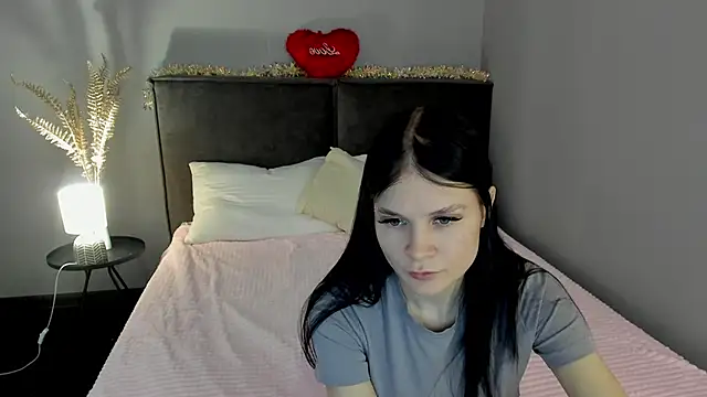 SkinyJoys online show from 02/14/26, 01:57