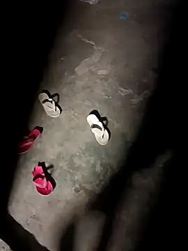 Hot hiuj online show from 04/15/26, 04:47