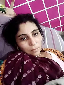 Snapshot of Hot_ree85 chatting on 02/22/26, 04:24 Hot ree85 online show from 02/22/26, 04:24