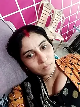 Snapshot of Hot_ree85 chatting on 02/23/26, 08:33 Hot ree85 online show from 02/23/26, 08:33