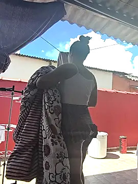 Larissinha015 online show from 01/07/26, 05:37