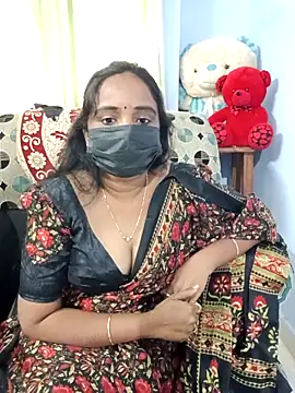 Snapshot of Tinarosy13 chatting on 02/09/26, 09:35 Tinarosy13 online show from 02/09/26, 09:35