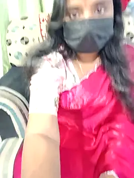 Snapshot of Tinarosy13 chatting on 02/16/26, 03:52 Tinarosy13 online show from 02/16/26, 03:52