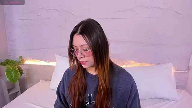 lanna 18  online show from 01/10/26, 11:56