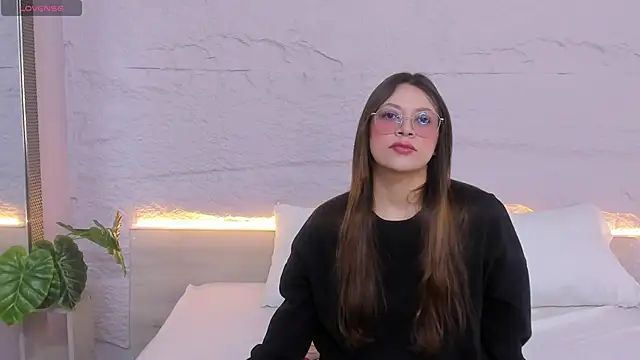 lanna 18  online show from 02/10/26, 11:47