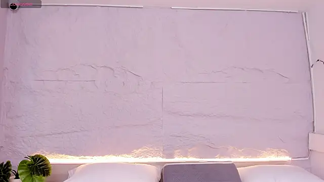 lanna 18  online show from 02/14/26, 11:51