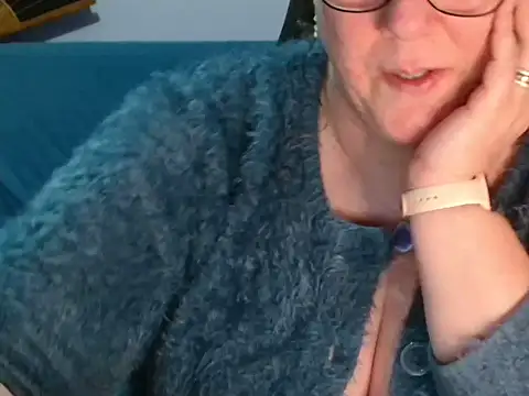 xmyriamx online show from 04/19/26, 08:35