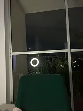 alesziarose  online show from 03/01/26, 12:23