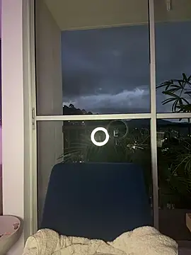 alesziarose  online show from 03/22/26, 11:30