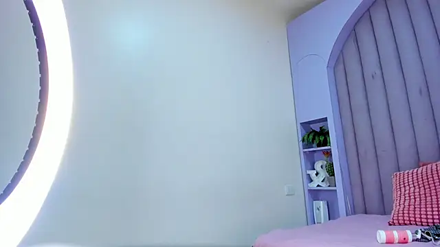 Snapshot of AmberStonne__ chatting on 02/16/26, 02:18 AmberStonne online show from 02/16/26, 02:18