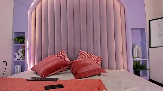 Snapshot of AmberStonne__ chatting on 02/19/26, 03:02 AmberStonne online show from 02/19/26, 03:02