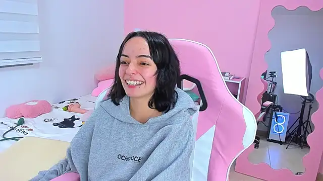 LittleAlexandra online show from 02/01/26, 05:17