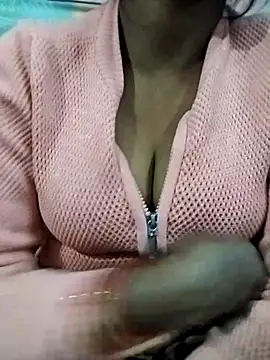 Lovely-Julie online show from 01/08/26, 05:26