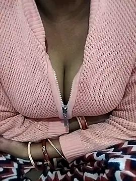 Lovely-Julie online show from 01/09/26, 05:32