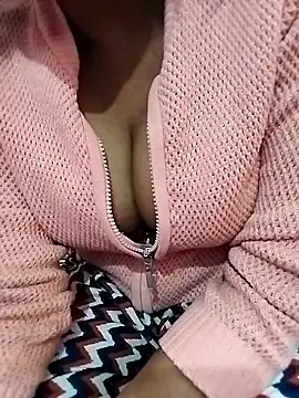 Lovely-Julie online show from 01/10/26, 03:52