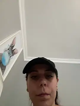 Luna licous online show from 06/24/26, 11:20