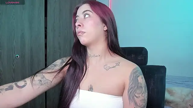 Snapshot of maazikeenx chatting on 04/06/26, 02:40 maazikeenx online show from 04/06/26, 02:40