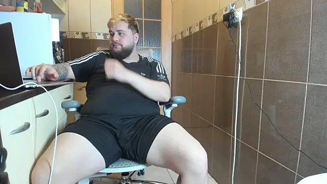 ashtondel online show from 04/20/26, 01:52