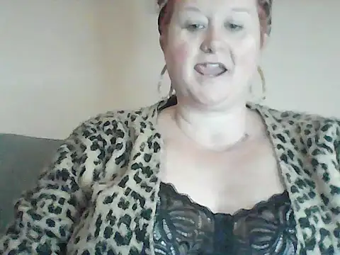 BustyRedxx online show from 06/04/26, 08:42