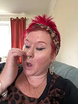 BustyRedxx online show from 06/14/26, 03:58
