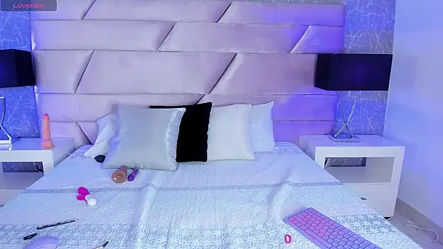 Snapshot of Ivy_Coopper chatting on 01/14/26, 07:52 Ivy Coopper online show from 01/14/26, 07:52