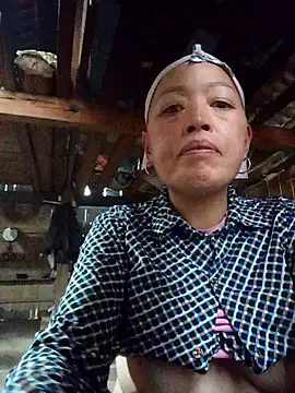 Snapshot of Agnes-baby chatting on 01/15/26, 02:16 Agnes-baby online show from 01/15/26, 02:16