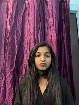 HotxAnamika online show from 02/09/26, 09:35