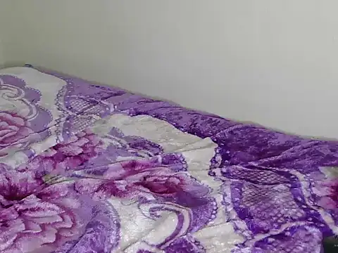 JuicyChandre online show from 01/06/26, 08:56