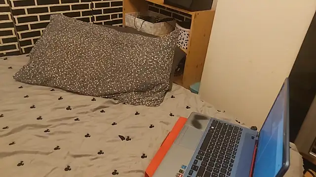 Spatgirl online show from 02/15/26, 07:10