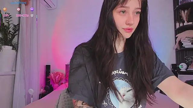 Snapshot of softnoire chatting on 03/28/26, 02:16 softnoire online show from 03/28/26, 02:16