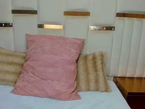 Brianna HH online show from 01/08/26, 01:57