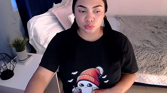 isabelateran online show from 03/16/26, 06:23