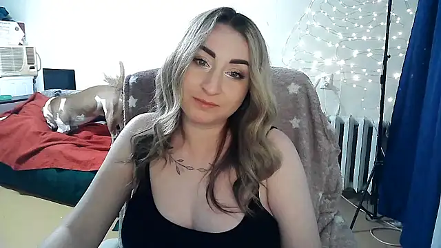 FoxyAnn12 online show from 04/09/26, 01:27