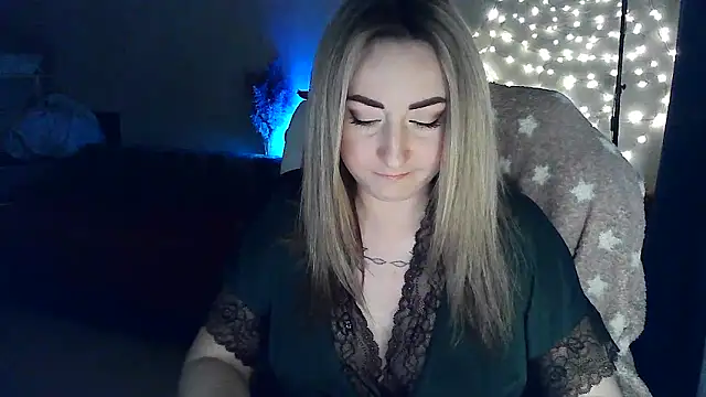 FoxyAnn12 online show from 04/23/26, 12:29