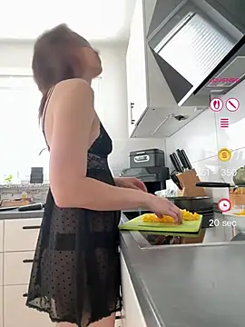 Ina-Immergeil online show from 05/12/26, 07:38