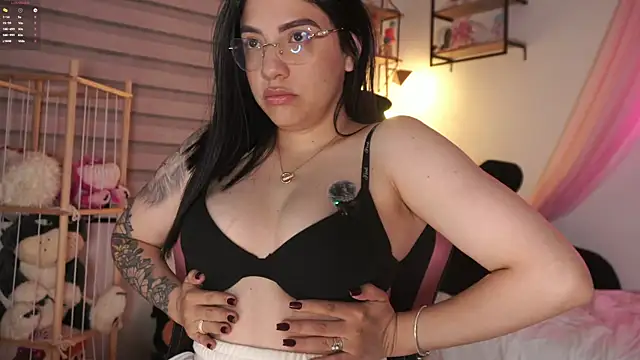 Weekend  girlfriend online show from 05/25/26, 12:16