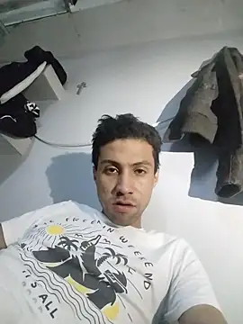 AlejandreBy online show from 04/11/26, 02:27