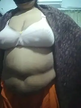 momo loves online show from 02/07/26, 06:11