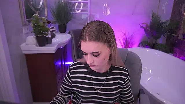 DiamondNina online show from 04/18/26, 07:40