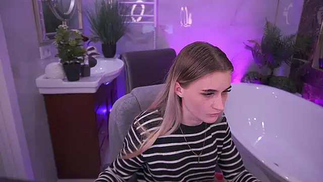 DiamondNina online show from 04/18/26, 07:58