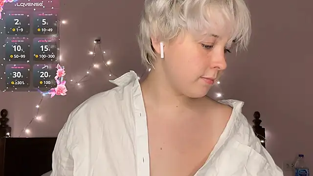 Snapshot of EvaSuunny chatting on 01/15/26, 04:22 EvaSuunny online show from 01/15/26, 04:22