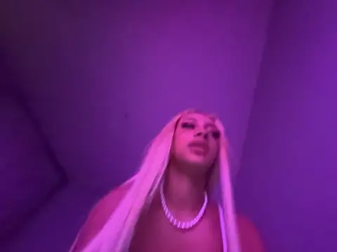 Snapshot of teethelightskinbarbie chatting on 03/30/26, 08:43 teethelightskinbarbie online show from 03/30/26, 08:43