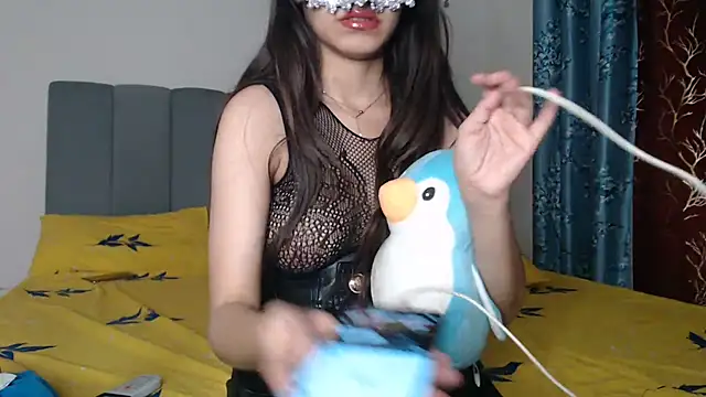 Hottie heer online show from 06/17/26, 04:41